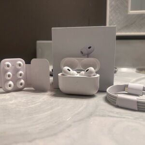 Apple AirPod pro generation 2 MagSafe charger